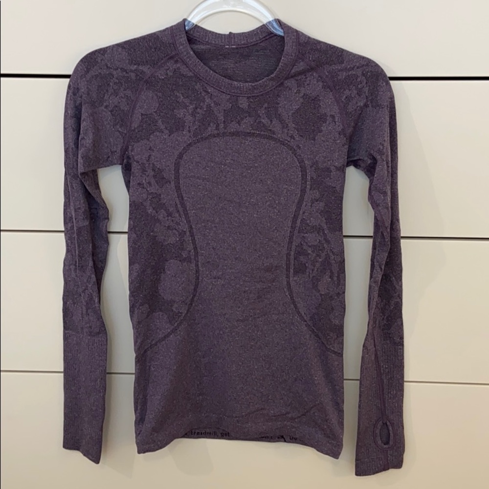 LIKE NEW LULULEMON TOP